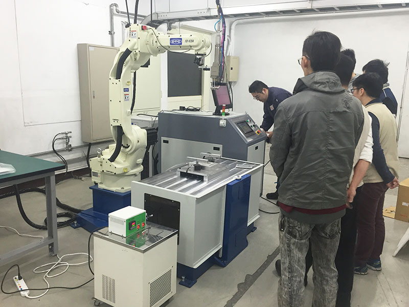 機器人雷射焊接教育訓練