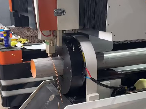 [新竹]板管兩用3000w雷射切割機