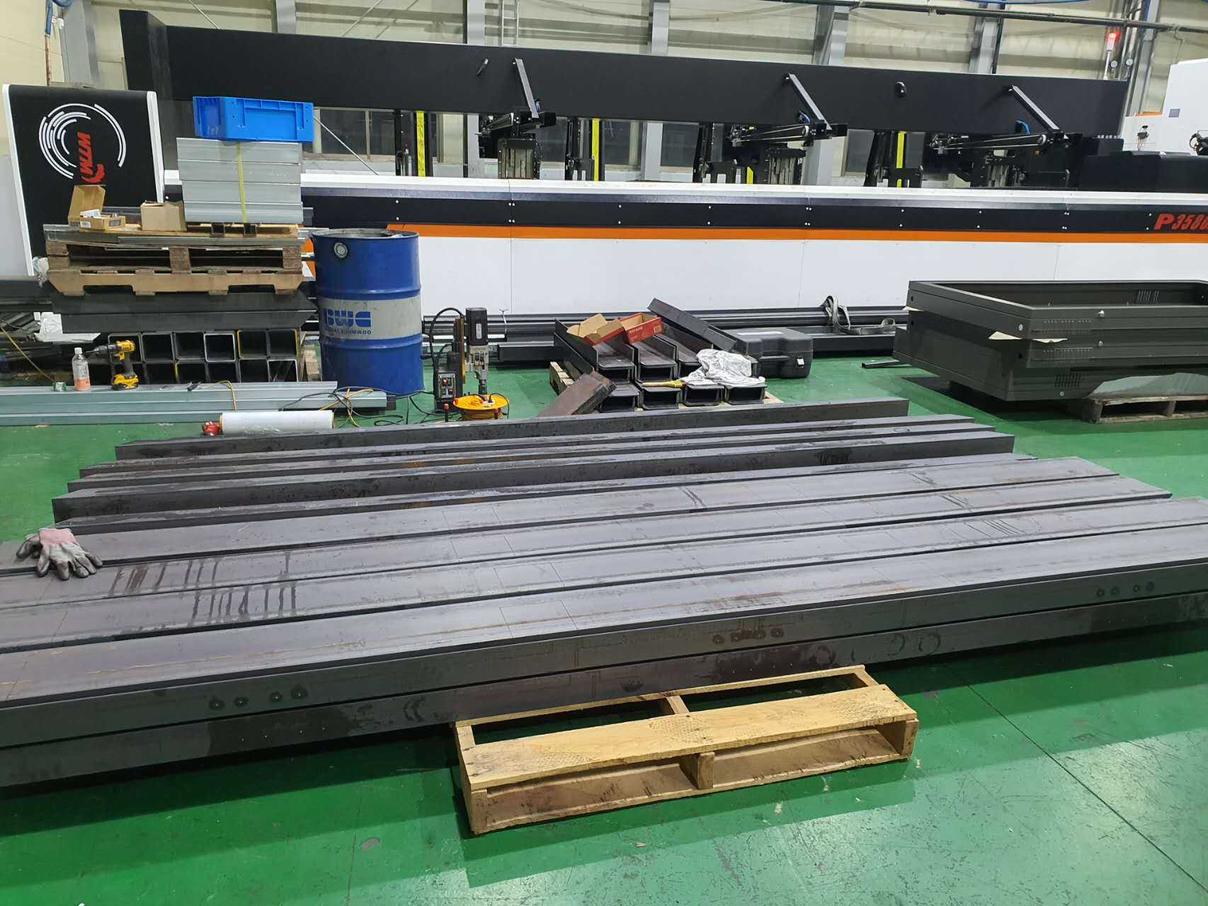 客戶應用實例 350mm大卡盤雷射切管機