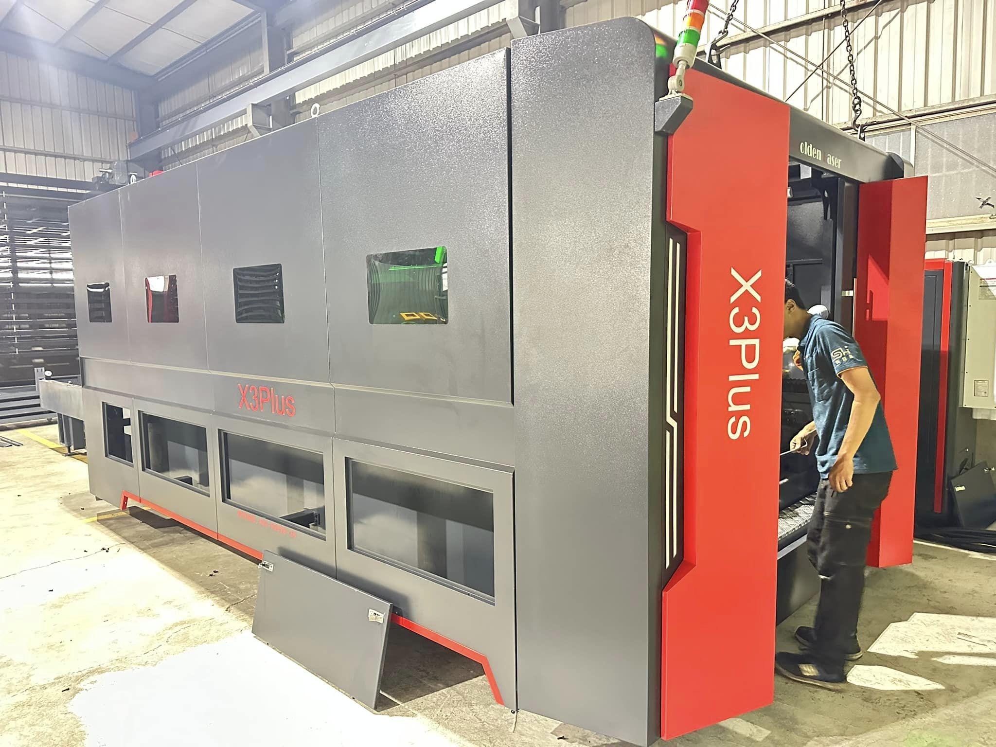 X3 plus 12000W 專業級高階配置光纖雷射切割機