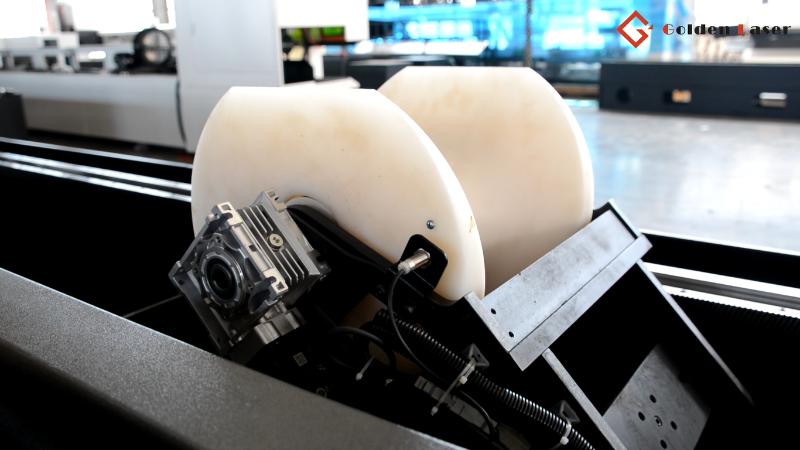 MEGA系列重型光纖鐳射切管機三卡盤 MEGA系列重型光纖鐳射切管機三卡盤